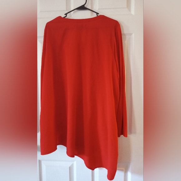 Diane Gilman women's red angled blouse - Picture 6 of 12